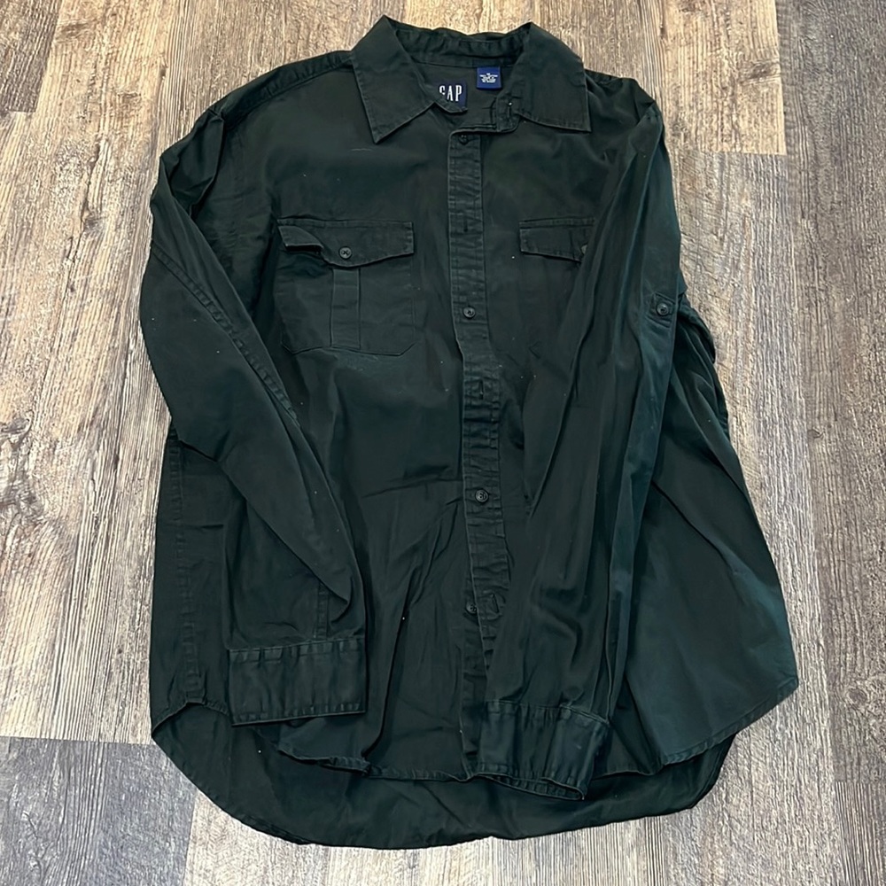 Gap long sleeve button down shirt
